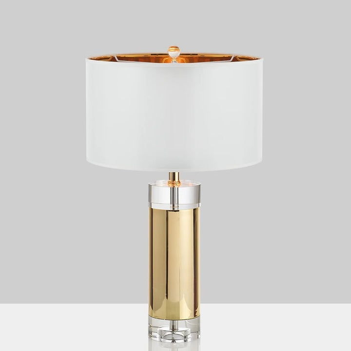Elegante Glastischlampe mit modernen Akzenten