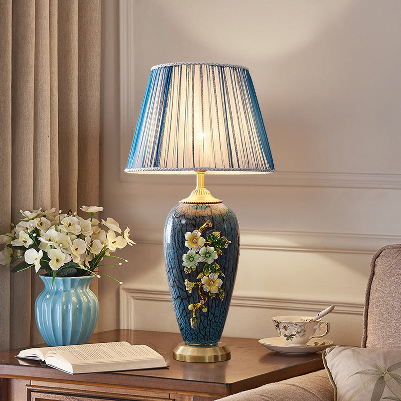 Verschnörkelte Blumen Tischlampe