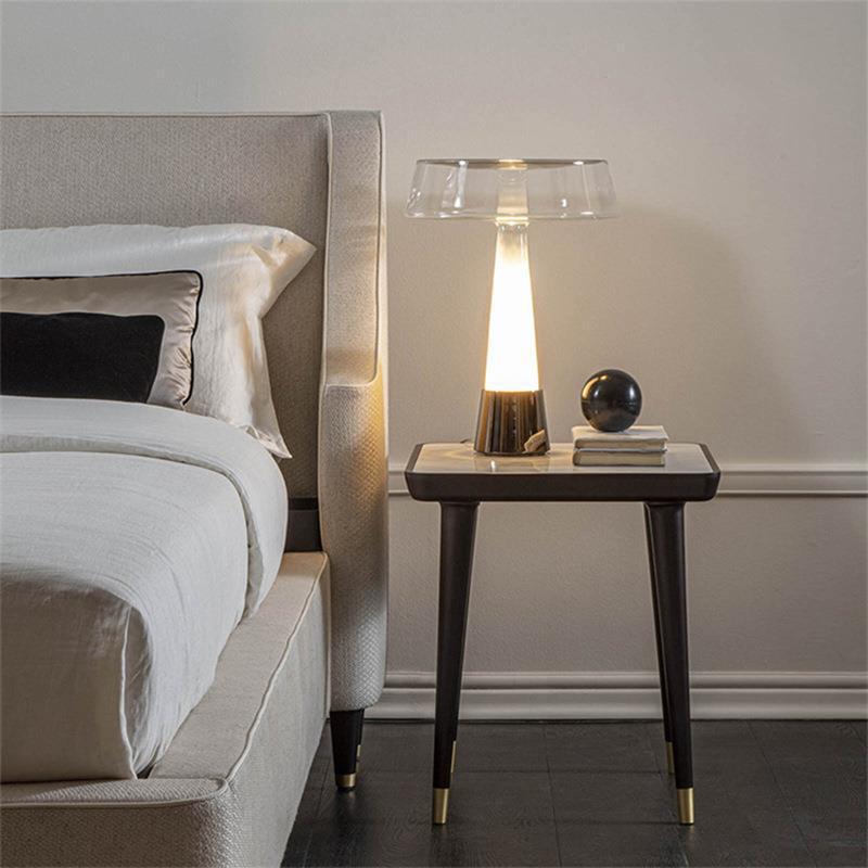 Zeitgenössische Glastischlampe