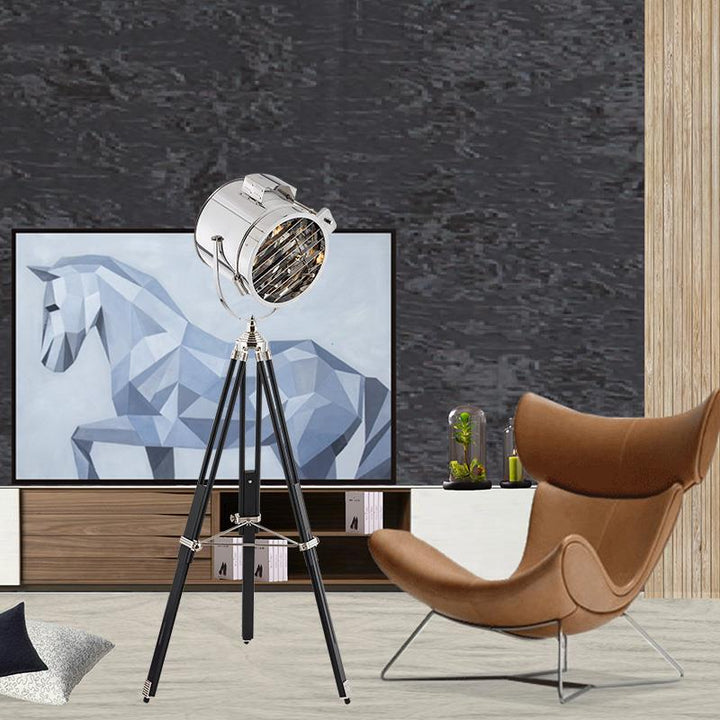 Vintage-inspirierte Dreibein-Stehlampe