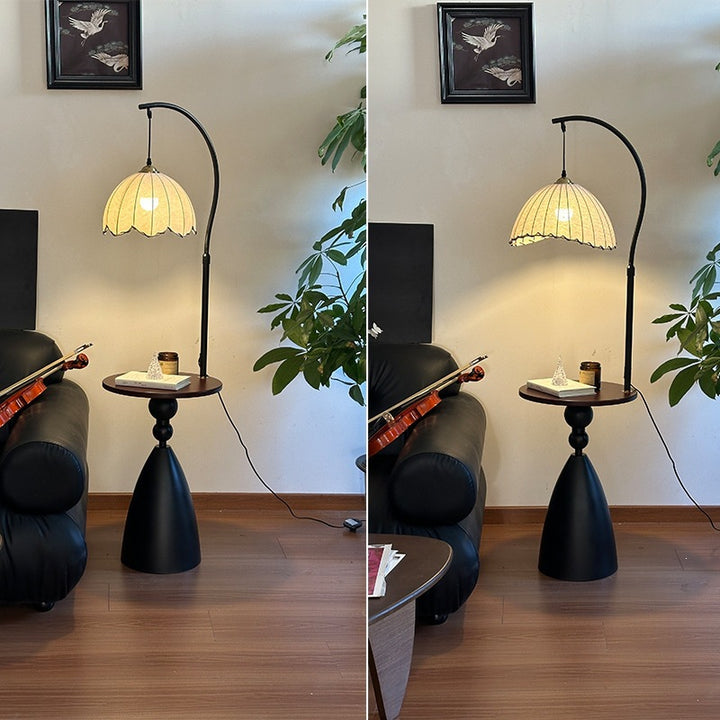 Elegante Bogen Stehlampe mit integriertem Beistelltisch