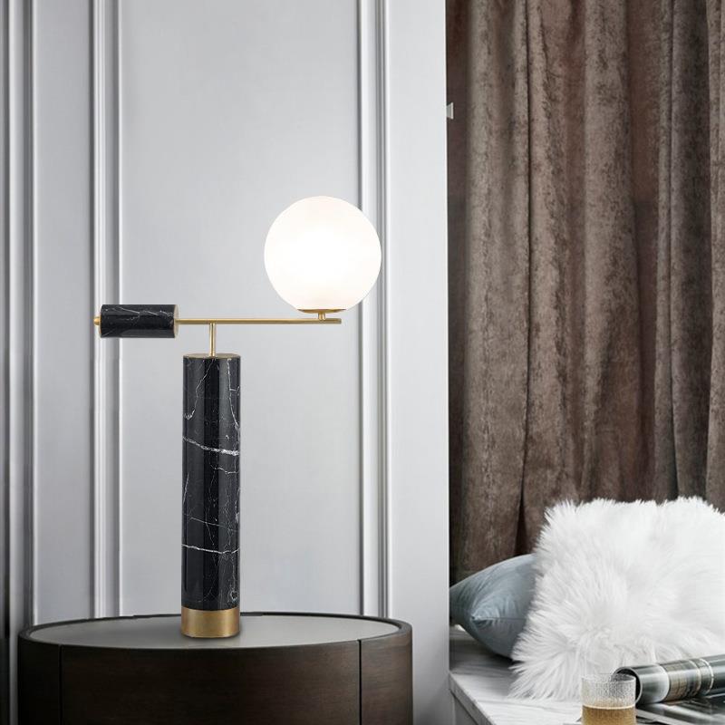 Moderne Minimalistische Tischlampe mit Marmorbasis