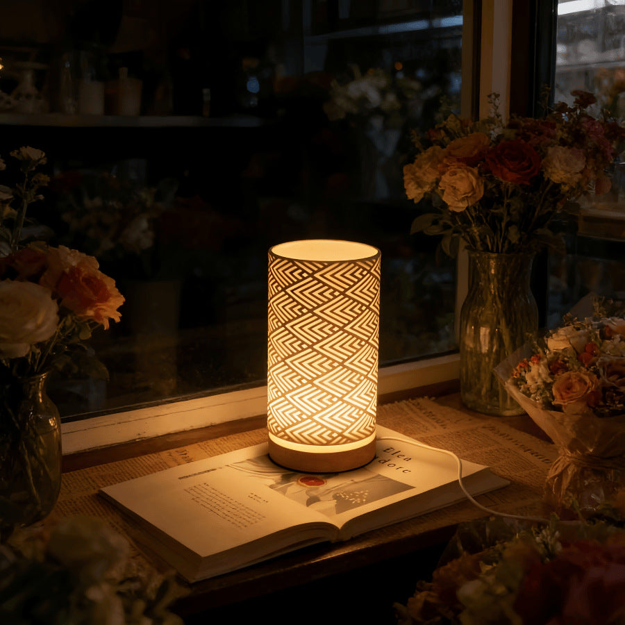Moderne USB-betriebene geometrische Tischlampe