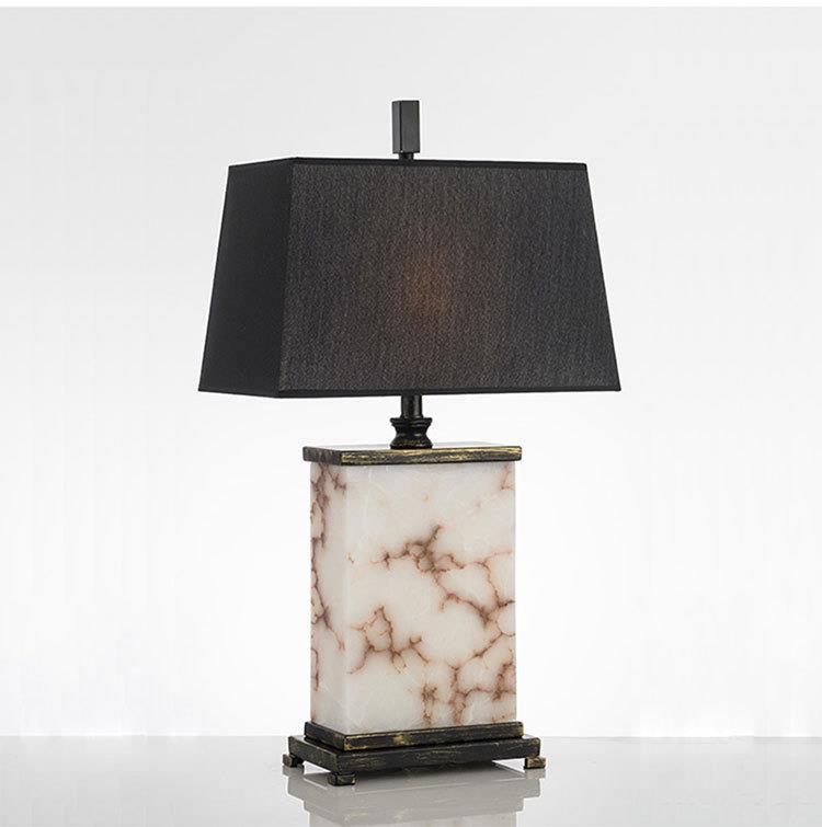 Zeitgenössische Marmor- und Stoff-Tischlampe