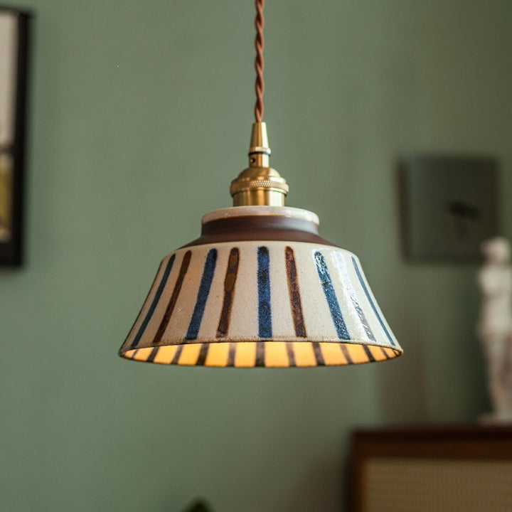 Vintage Porzellan Wanddimmer mit dekorativem Messing-Schalter