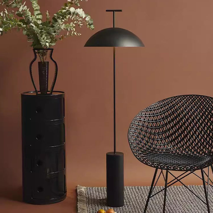Moderne Minimalistische Stehleuchte mit zylindrischem Sockel