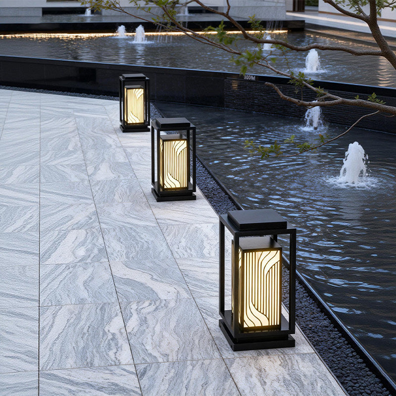 Japanisch inspiriertes Solar Garten Bodenlaterne mit Holzrahmen