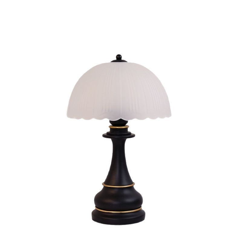 Vintage-inspirierte Glas-Schirm-Tischlampe