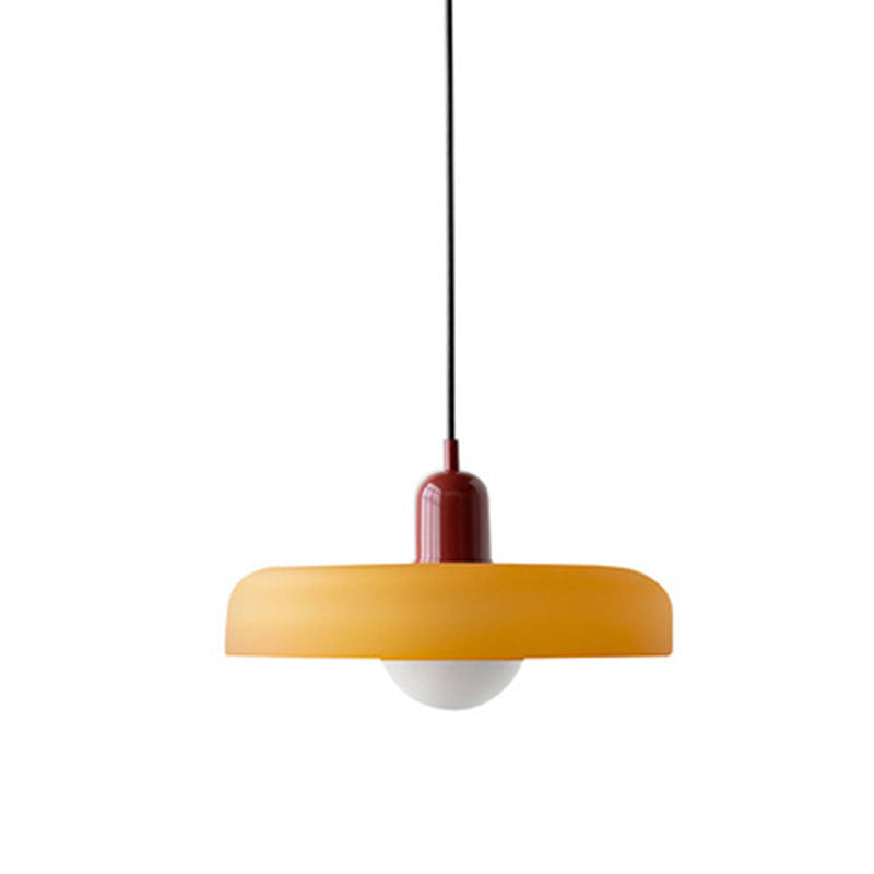 Minimalistische Keramik Pendelleuchte mit geschichtetem Glockenschirm