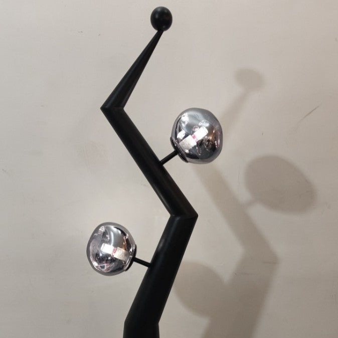Künstlerische Stehlampe