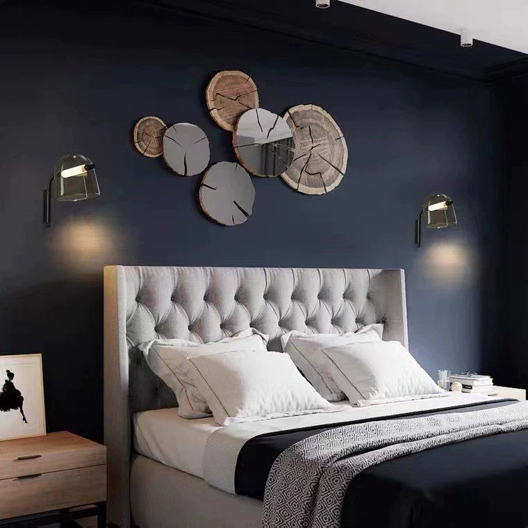 Moderne Wandleuchte mit einstellbarer Lichtrichtung