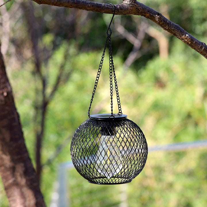 Wetterfeste hängende Solar-LED-Laternen für den Außenbereich mit Metallkäfig, warmem Glas und hängender Kette