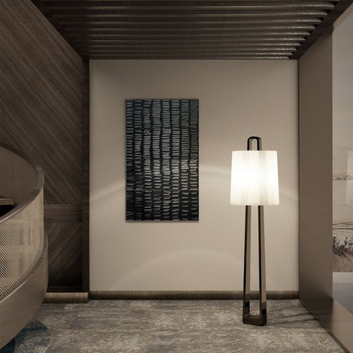 Moderne verstellbare Stehlampe mit einzigartigem geometrischem Sockel