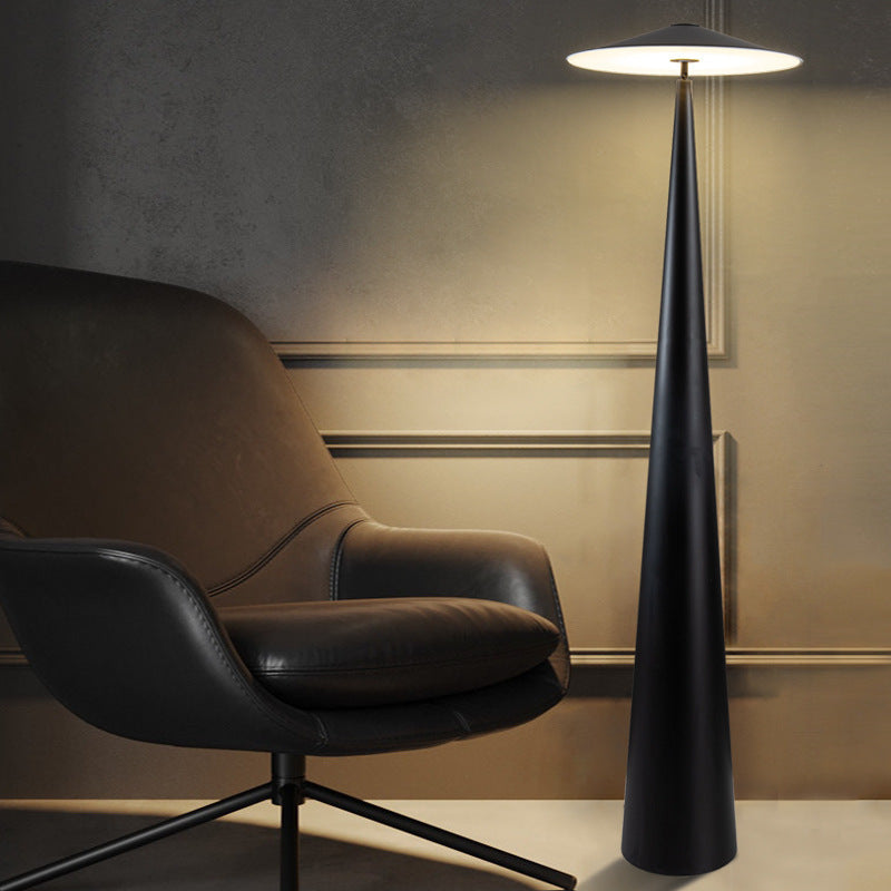 Moderne Architektonische Stehlampe