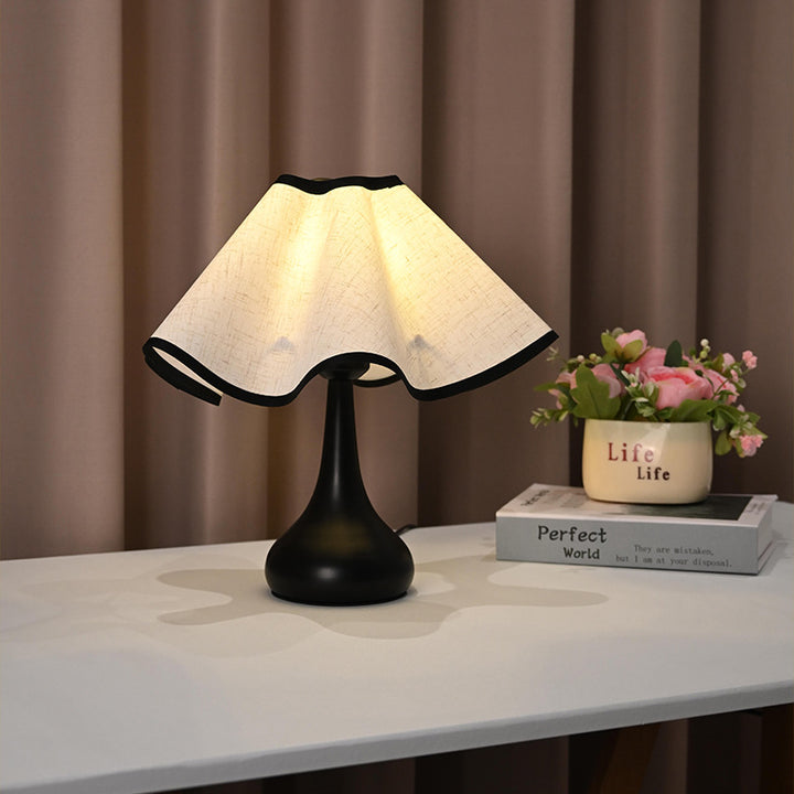 Elegante Rüschener Stoffschirm Nachttischlampe