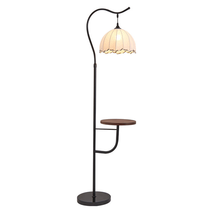 Moderne Bogenbodenlampe mit Beistelltisch