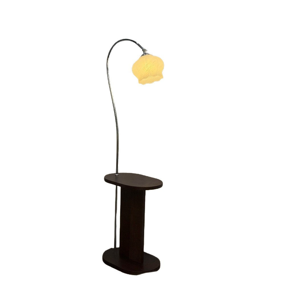Moderne Bogenfußlampe mit integriertem Beistelltisch