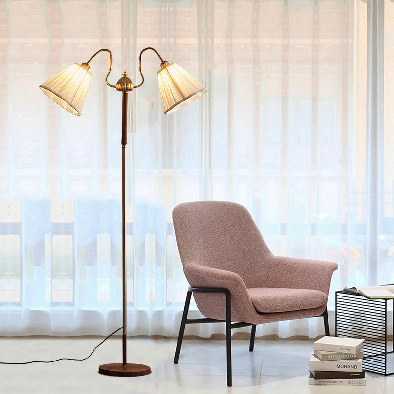 Klassische Doppelton Stehlampe