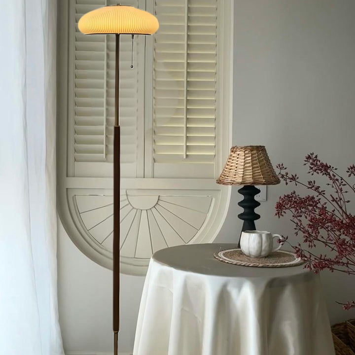 Minimalistische Stehlampe