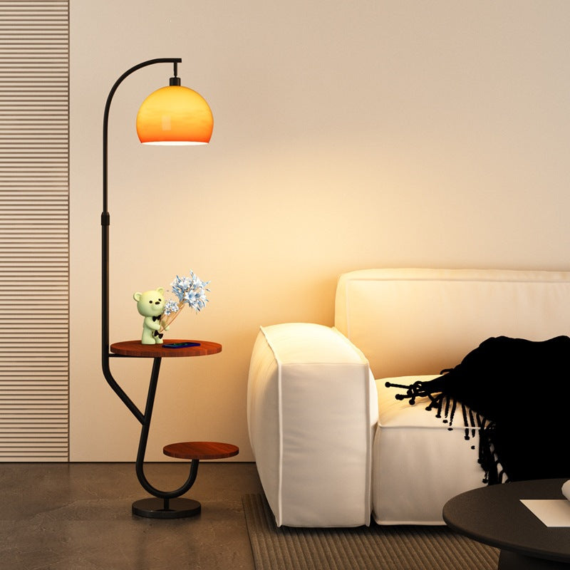 Multifunktionale künstlerische Stehlampe mit integriertem Beistelltisch