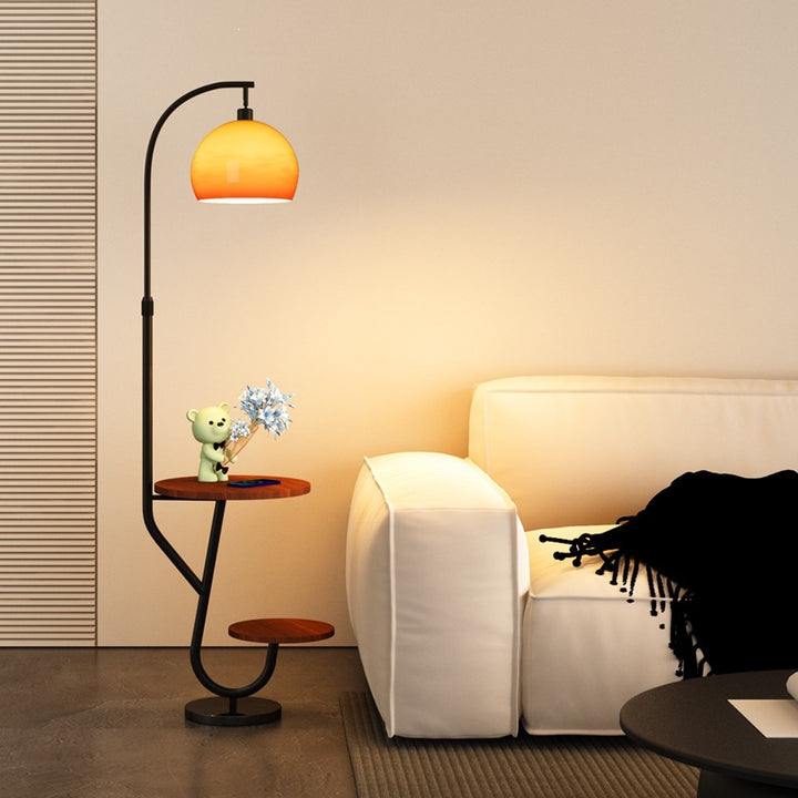 Multifunktionale künstlerische Stehlampe mit integriertem Beistelltisch