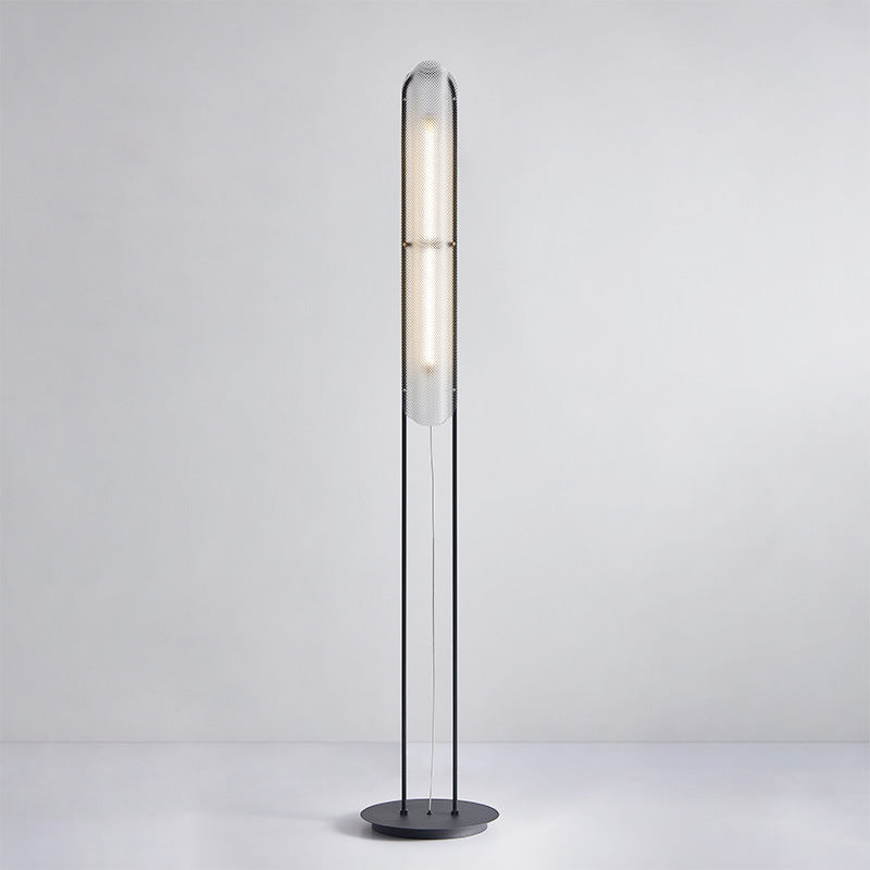 Minimalistische hohe Stehlampe mit einstellbarer Helligkeit