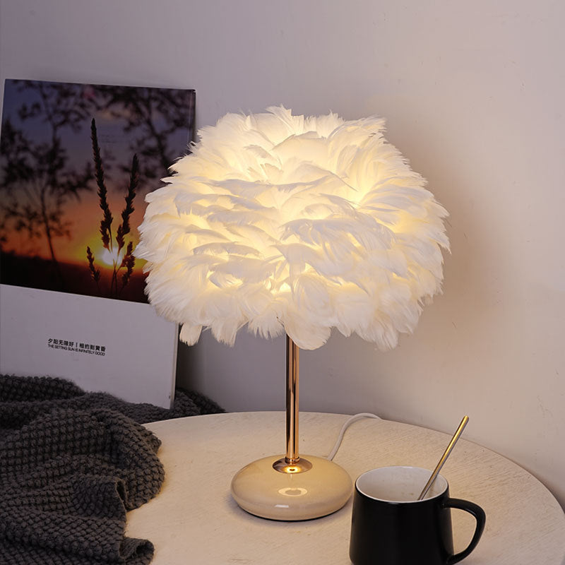 Feder Schirm Tischlampe mit Keramikbasis und poliertem Metallstange