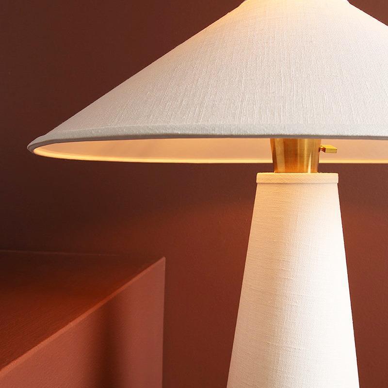 Elegante Kegeltischlampe