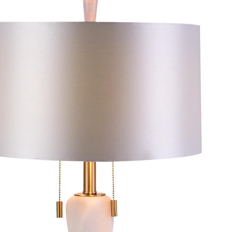 Elegante handgefertigte Tischlampe