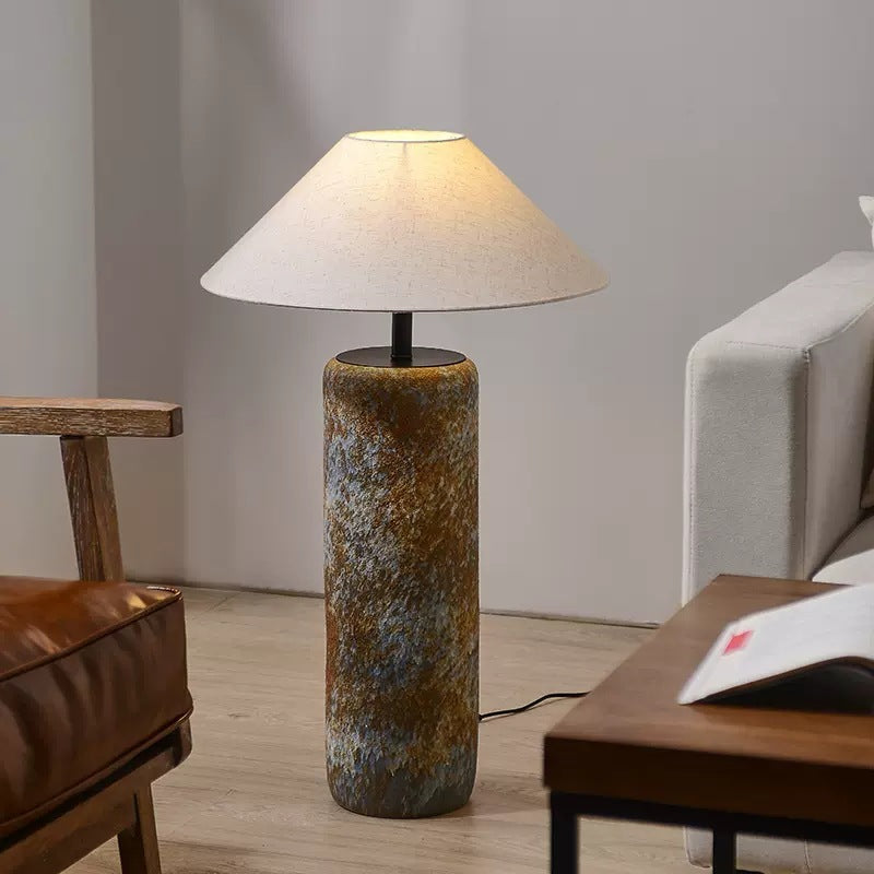 Rustikale Stein- und Stoff-Tischlampe