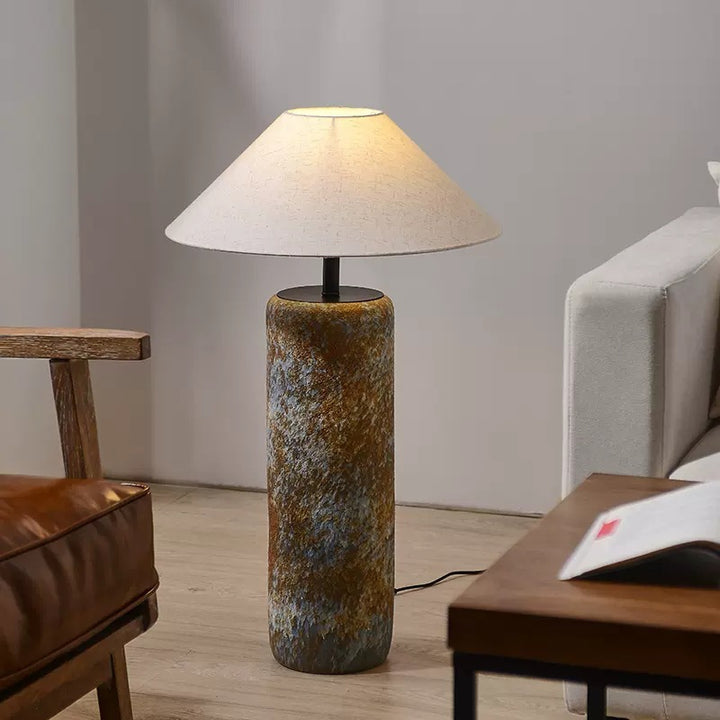 Rustikale Stein- und Stoff-Tischlampe