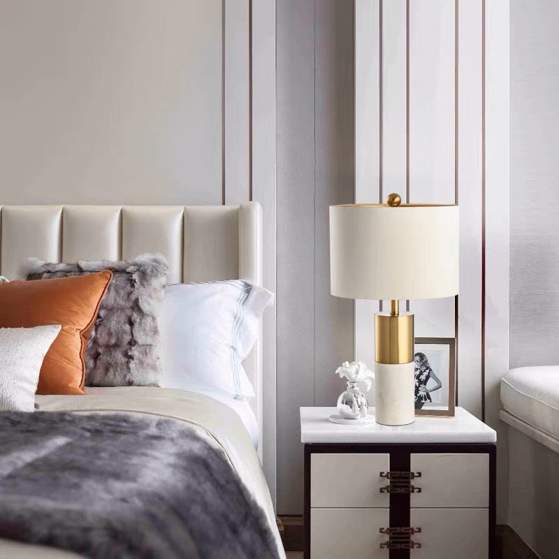 Elegante moderne Tischlampe