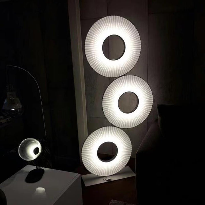 Skulpturale organische Stehlampe