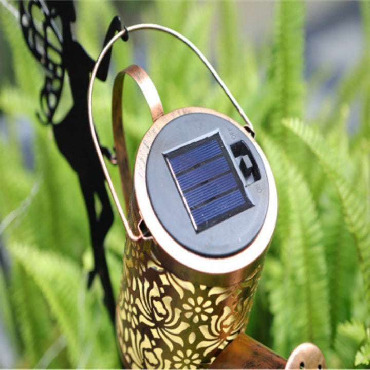 Dekorativer Feen-Silhouette Gartenstecker mit LED Gießkanne Wasserfalllicht
