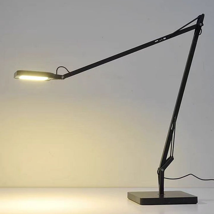 Verstellbare LED Schreibtischlampe