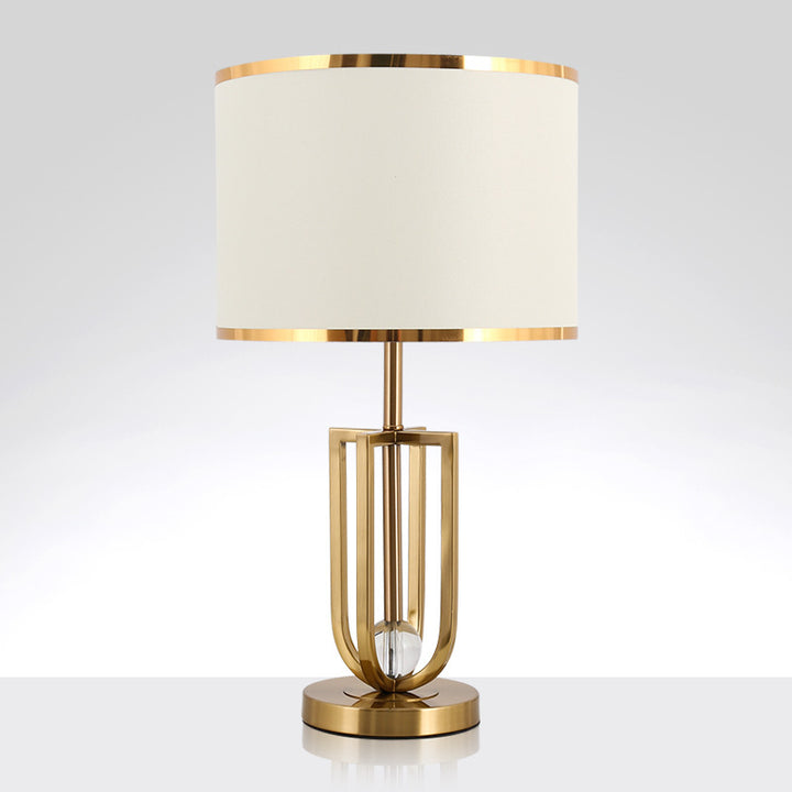 Moderne dekorative Tischlampe mit goldenen Akzenten