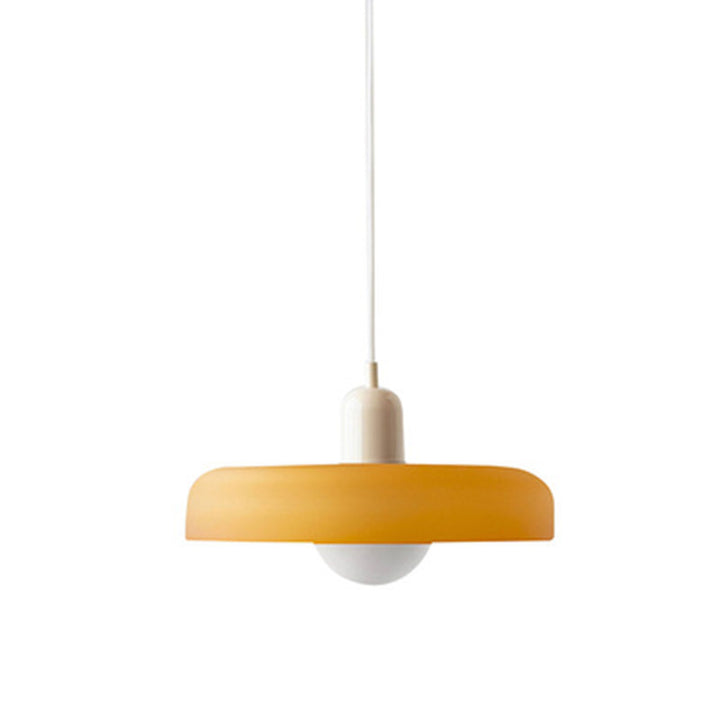 Minimalistische Keramik Pendelleuchte mit geschichtetem Glockenschirm