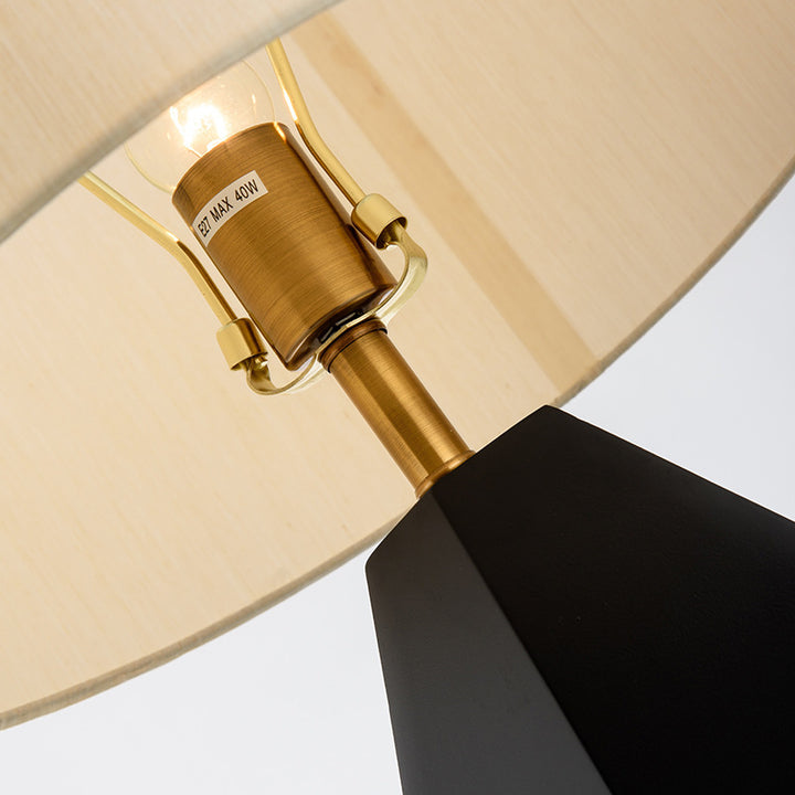 Geometrisches Design Tischlampe