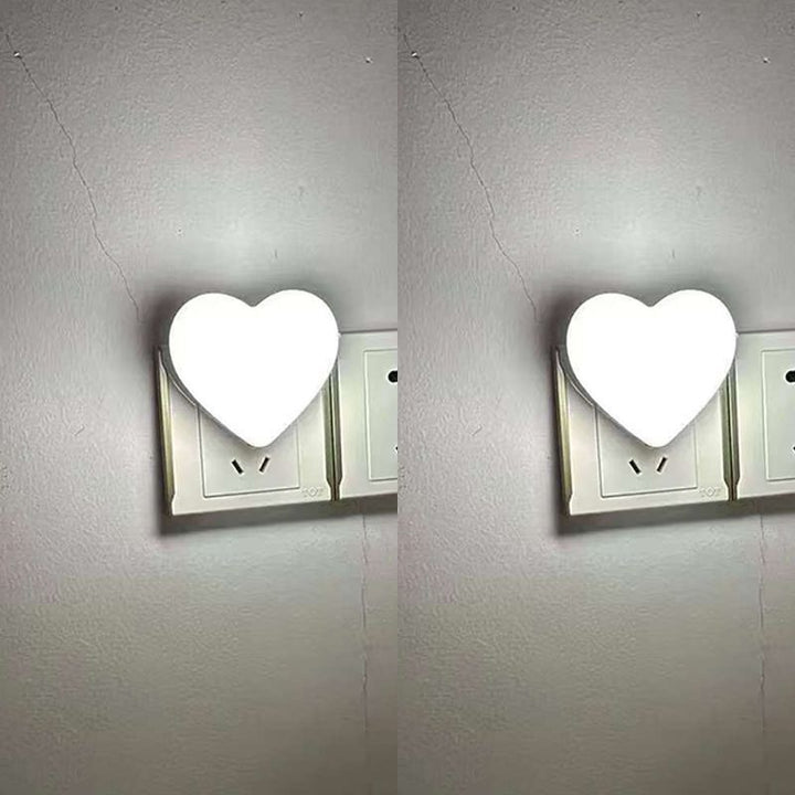 Herzförmiger Plug-In Ambient Nachtlicht mit sanftem LED-Leuchten