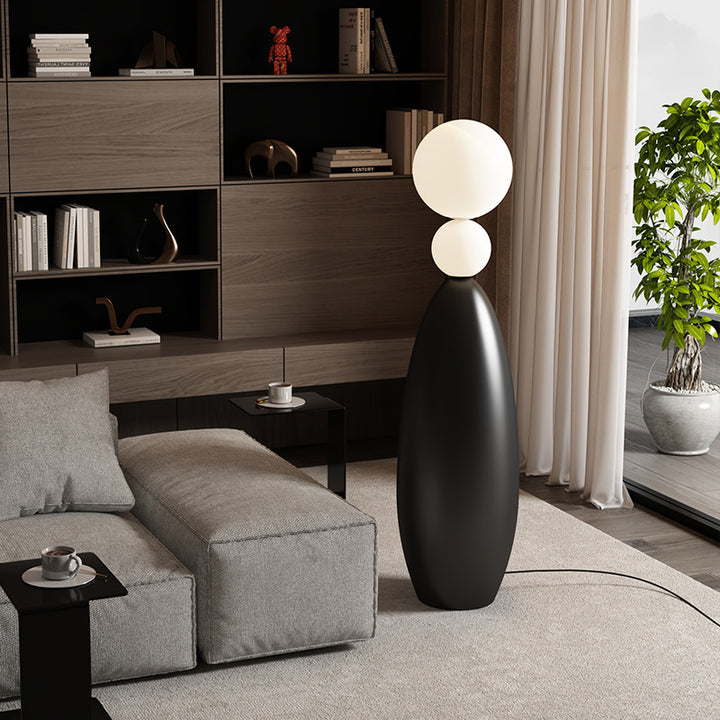 Skulptural Stehlampe mit dualem Globusdesign