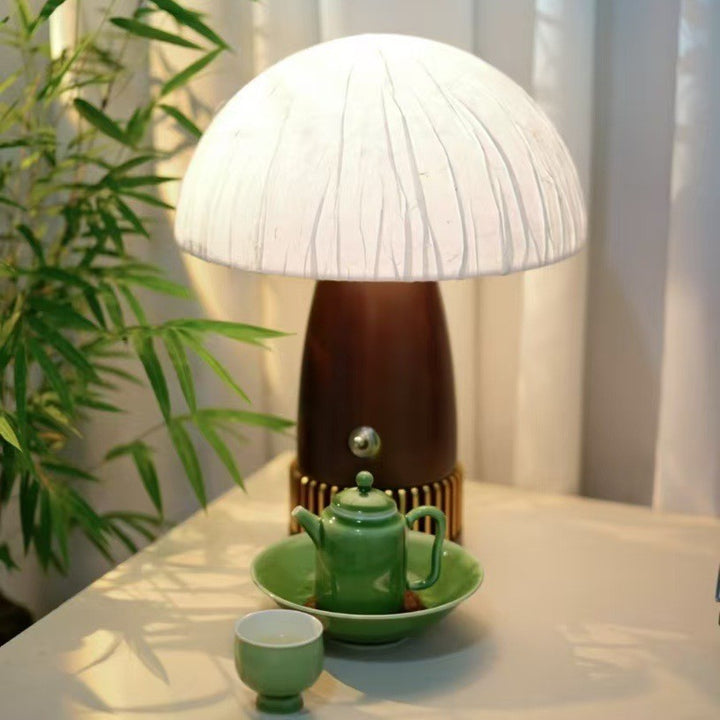 Moderne pilzförmige Tischlampe