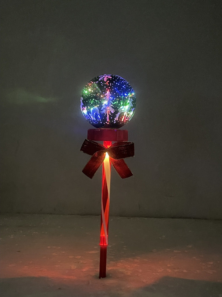 Festliche LED-beleuchtete Weihnachtskugel
