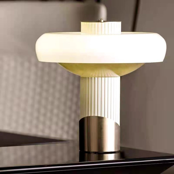 Elegante Retro Tischlampe