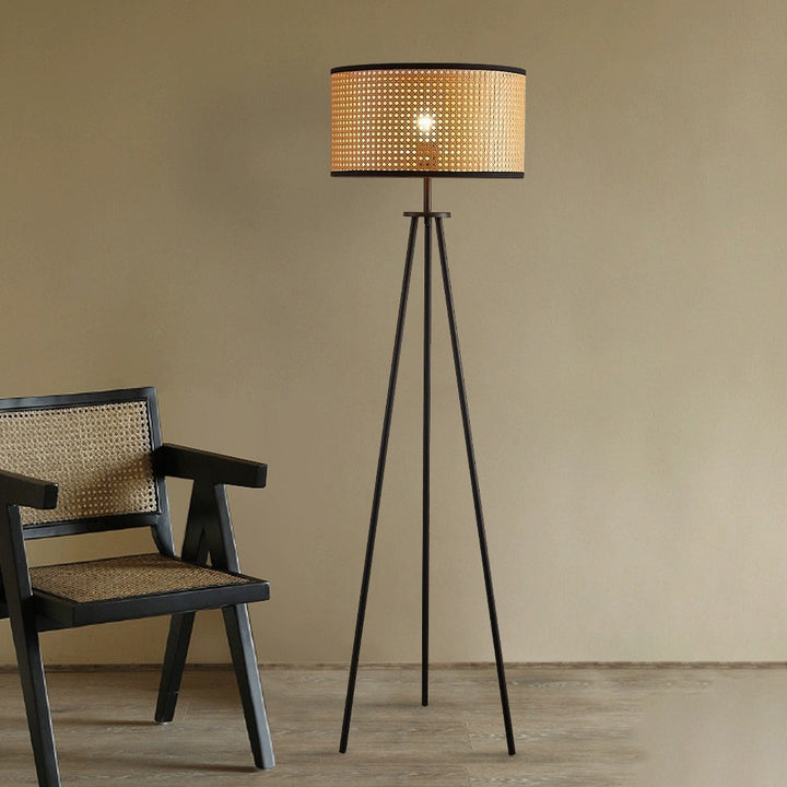 Stativ Stehlampe mit Geflecht-Schirm