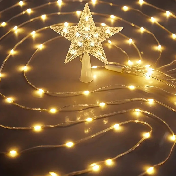 LED-beleuchteter vorinstallierter künstlicher Weihnachtsbaum mit kaskadierendem Stern-Topper und ornamentfertigen Zweigen