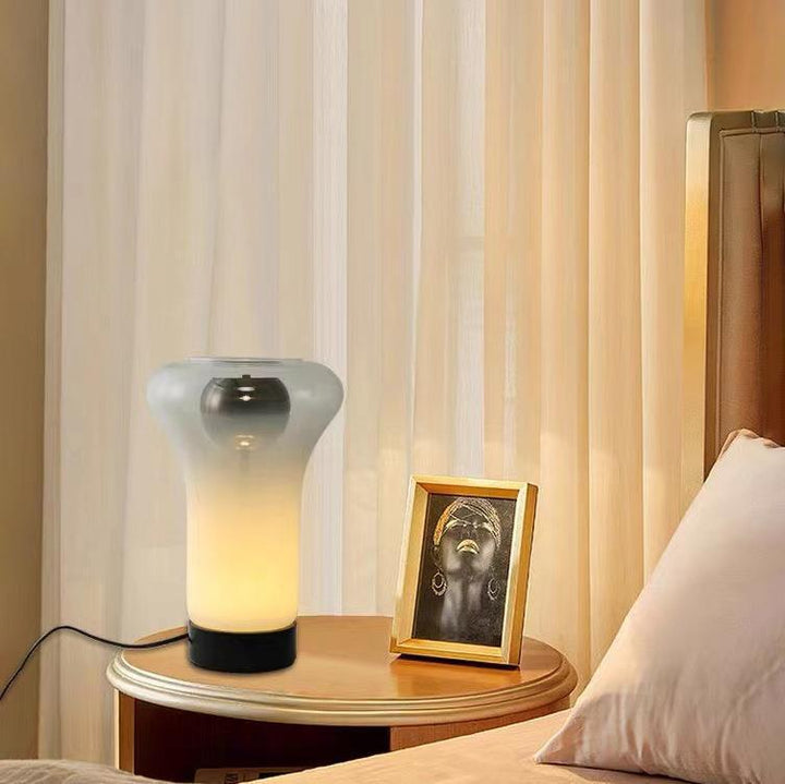 Elegante Tischlampe aus Glas mit einzigartigem Design