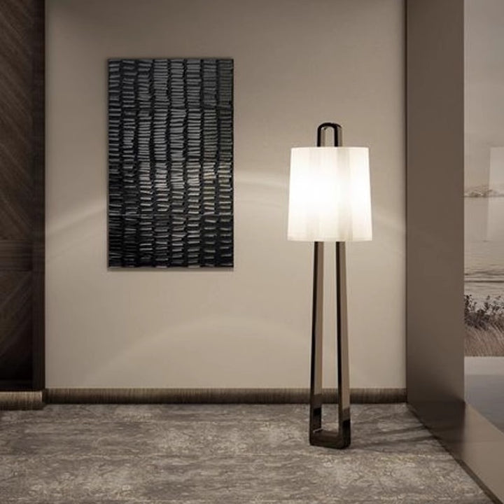 Moderne verstellbare Stehlampe mit einzigartigem geometrischem Sockel