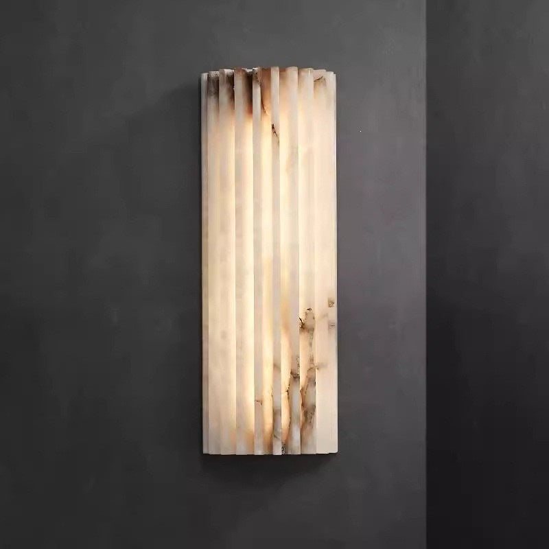 Vertikale Rillen-Wandleuchte mit Alabaster-Effekt und LED