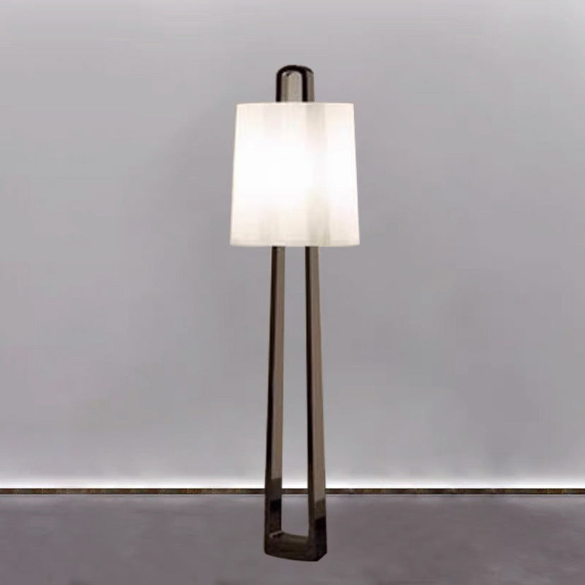 Elegante moderne Stehlampe mit einzigartiger Struktur