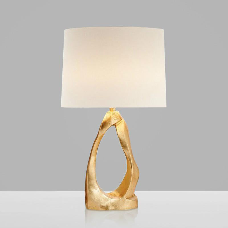 Künstlerische Tischlampe mit skulpturalem Design